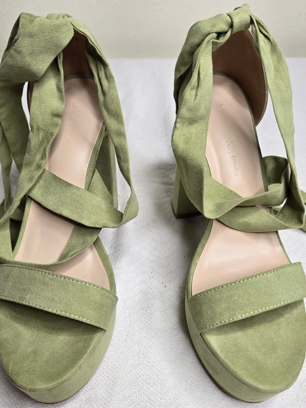 Wild Diva Lounge Olive Green Lace-Up Platform Heels – Women's Size 10